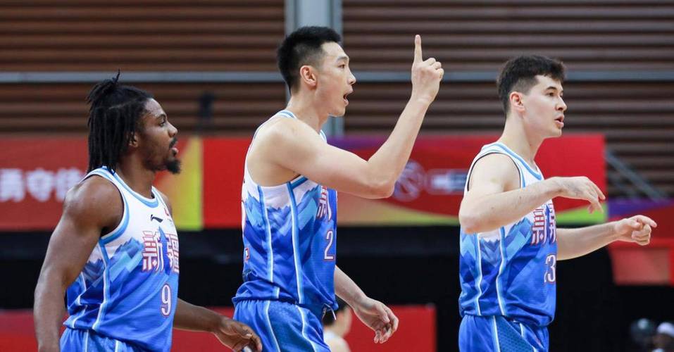 B体育官网：辽宁队与新疆队的焦点对决解析