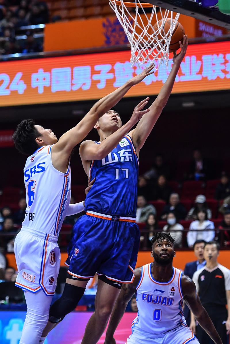 B体育app：CBA常规赛战火正旺，谁能笑到最后？，cba体育赛事在线直播