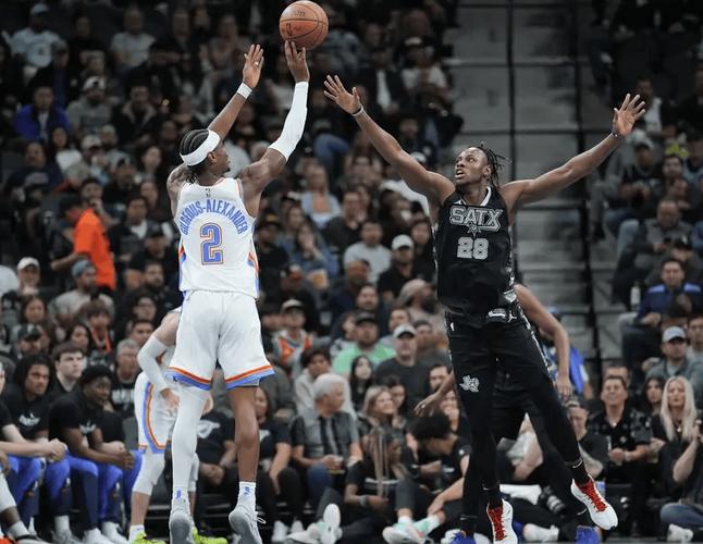 B体育app：CBA常规赛战火正旺，谁能笑到最后？，cba体育赛事在线直播