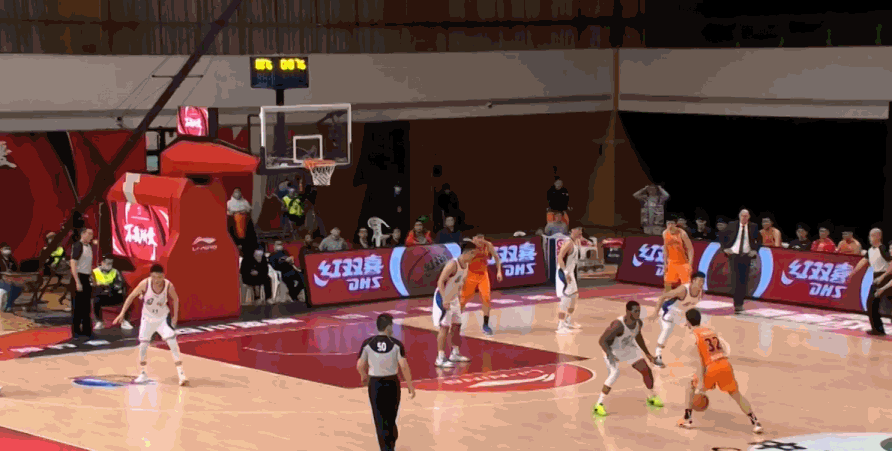 CBA赛场争议事件频发,B体育实时追踪动态,给我查一下cba赛事