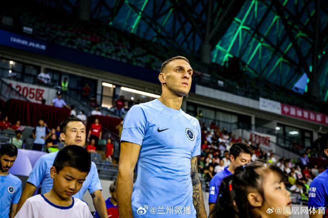 B体育官网：深圳队外援表现出色，带领球队连续取胜，深圳足球外援