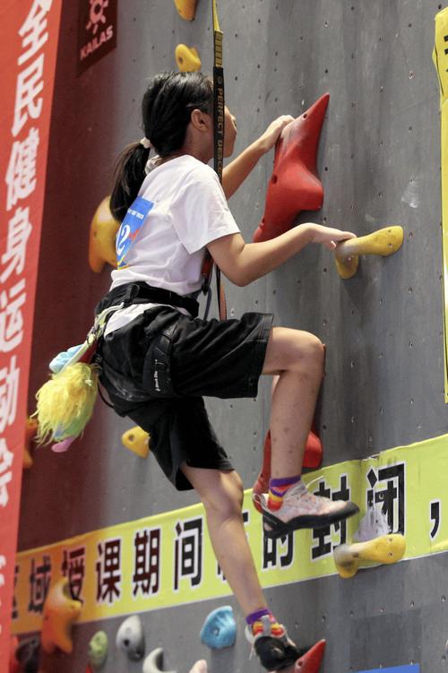 B体育官网：CS_GO顶级赛事现场报道，战况激烈，b0b赛事体育