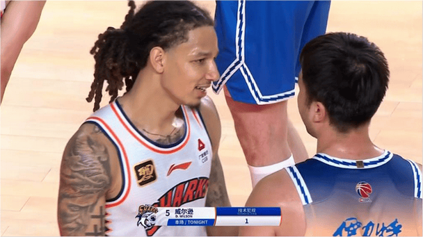 B体育app:上海队主帅战术调整初见成效,上海主帅_落后18分时没有放弃 听从助教