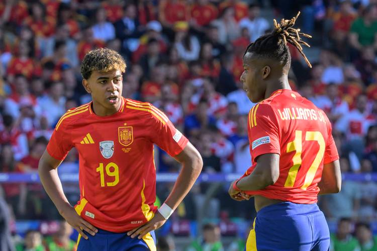 B体育报导:西班牙力克日本,佩德里表现堪称无懈可击,西班牙队vs日本