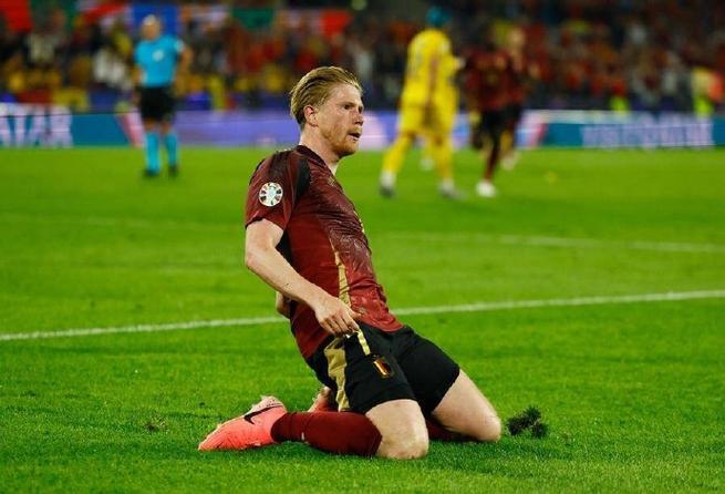 B体育新闻:比利时战胜加拿大,德布劳内带领球队夺得胜利,比利时阵容德布劳内