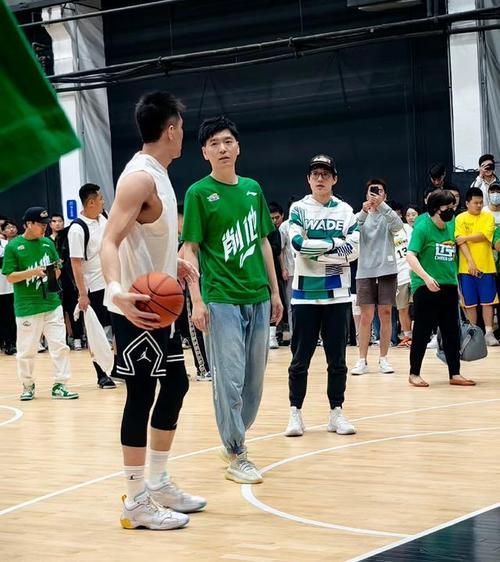 B体育直击:CBA赛场上的暖心瞬间,cba暖心时刻