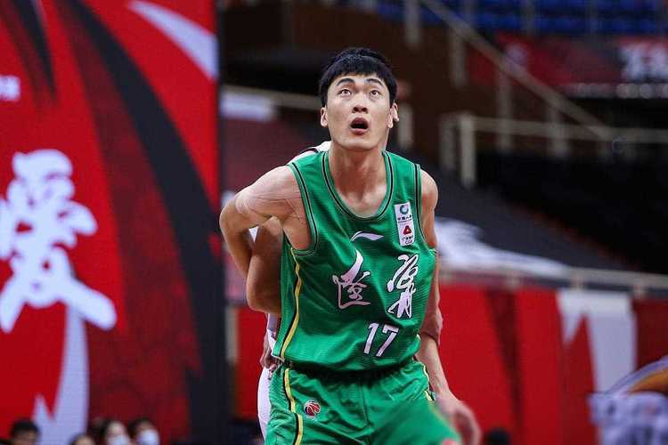 CBA赛场奇兵崛起,B体育揭秘新星成长之路,cbazb