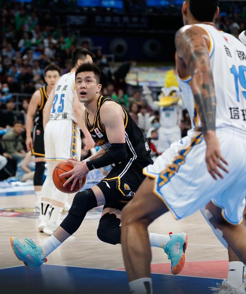 B体育官网:CBA季后赛资格之争愈演愈烈,体育cba联赛