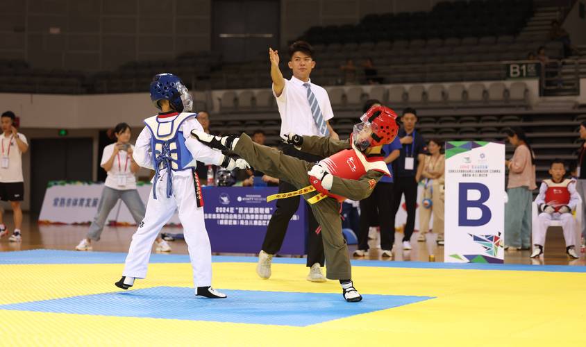 B体育赛事实时更新:通过B体育app了解赛事进程,如何抓住实时变化带来的投注机会?