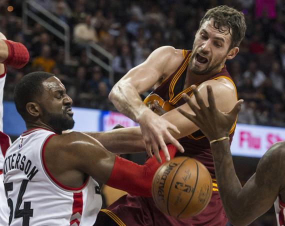 B体育平台如何帮助用户优化百家乐游戏体验：通过B体育app参与游戏赛事并实时跟踪变化