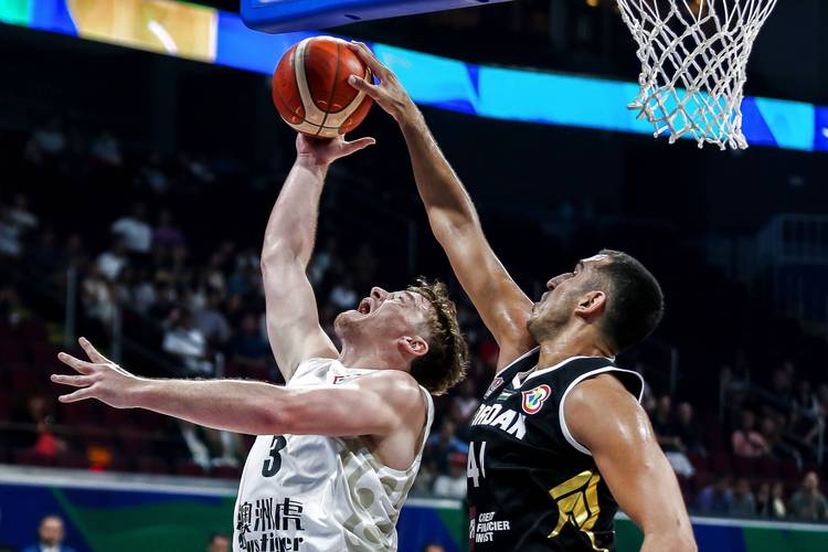 B体育app帮助新手：如何通过B体育app了解篮球世界杯的投注流程和策略，轻松参与？