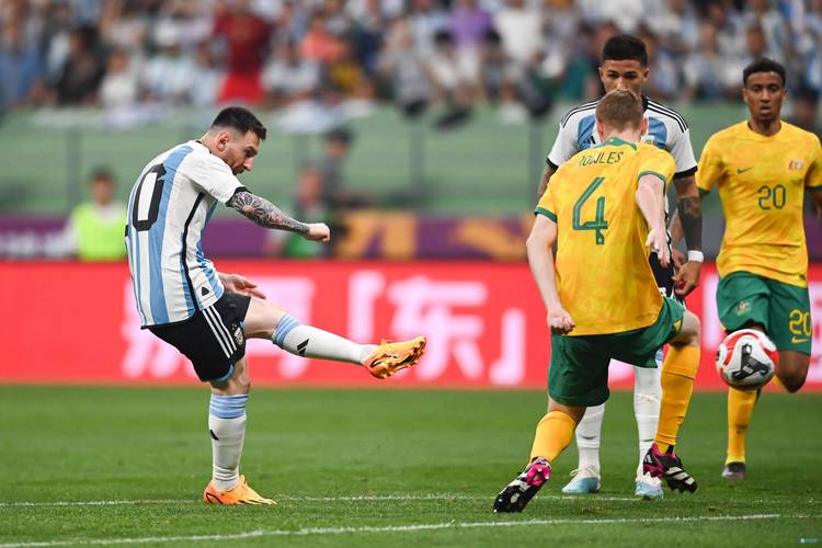 B体育平台赛事回顾:2024篮球世界杯的顶尖对决,哪些比赛值得每一位球迷关注?